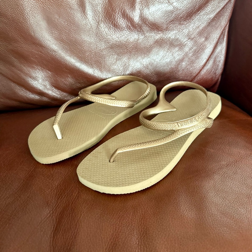 Havaianas Women's Gold Metallic Tan Flip Flops
